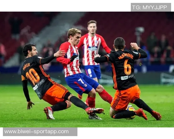 西甲多起球场侮辱事件曝光涉及巴萨西蒙尼及多名裁判