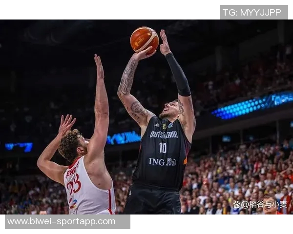 克莱新赛季首战表现平平13投仅4中三分球命中率低迷仅得10分